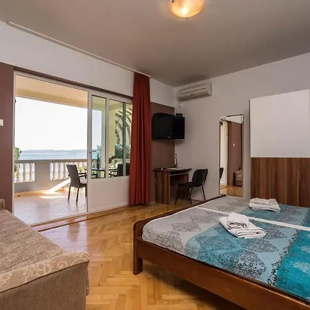 Guest house Malenica Sukosan