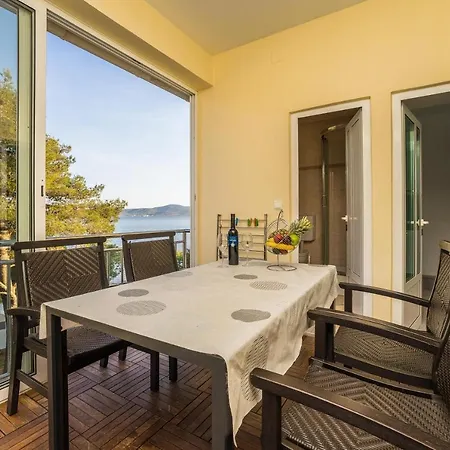 Malenica Guest house 3*