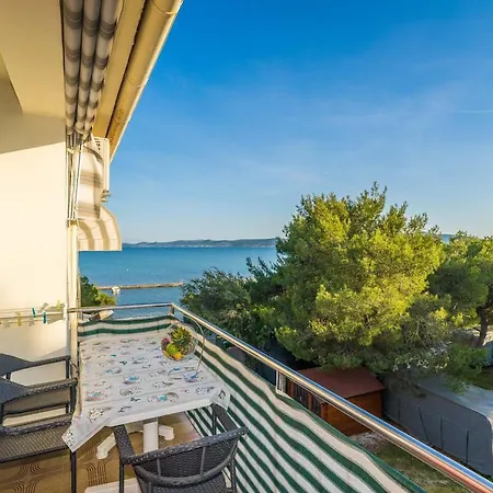 Malenica Guest house 3*