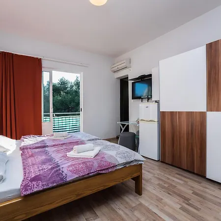 Guest house Malenica Sukosan