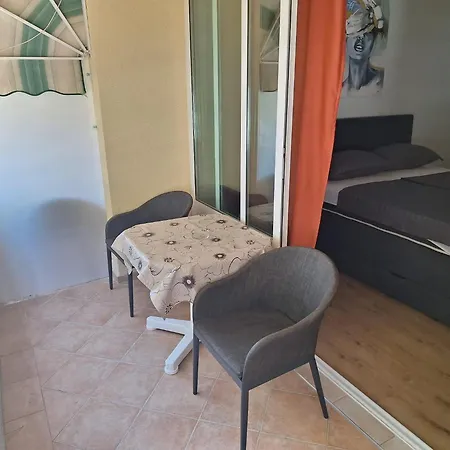 Guest house Malenica 3*