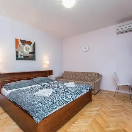 马伦西亚旅馆 Sukošan